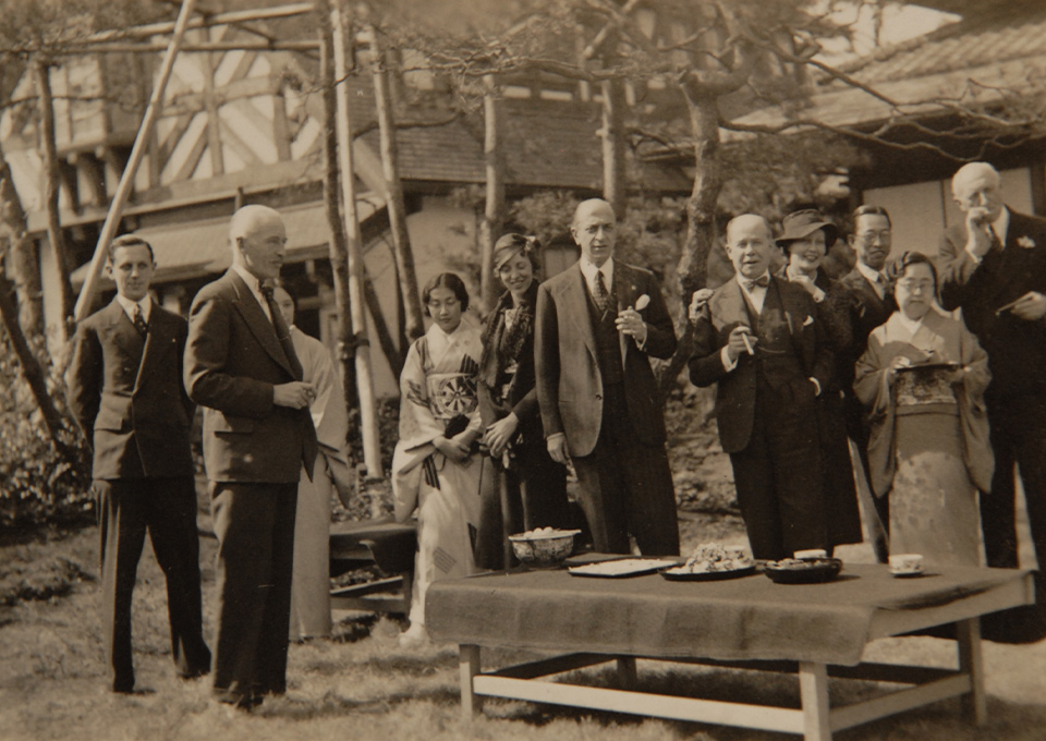 大使館の方々をお呼びして